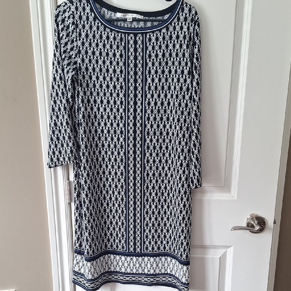 Max Studio Geometric Long Sleeve Dress Stretchy Doesnt Wrinkle Good For Travel